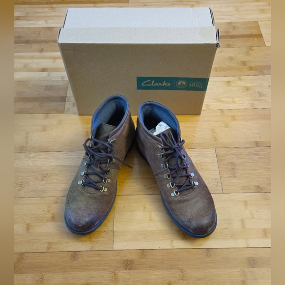 Clark's 1825 boots - Picture 2 of 6